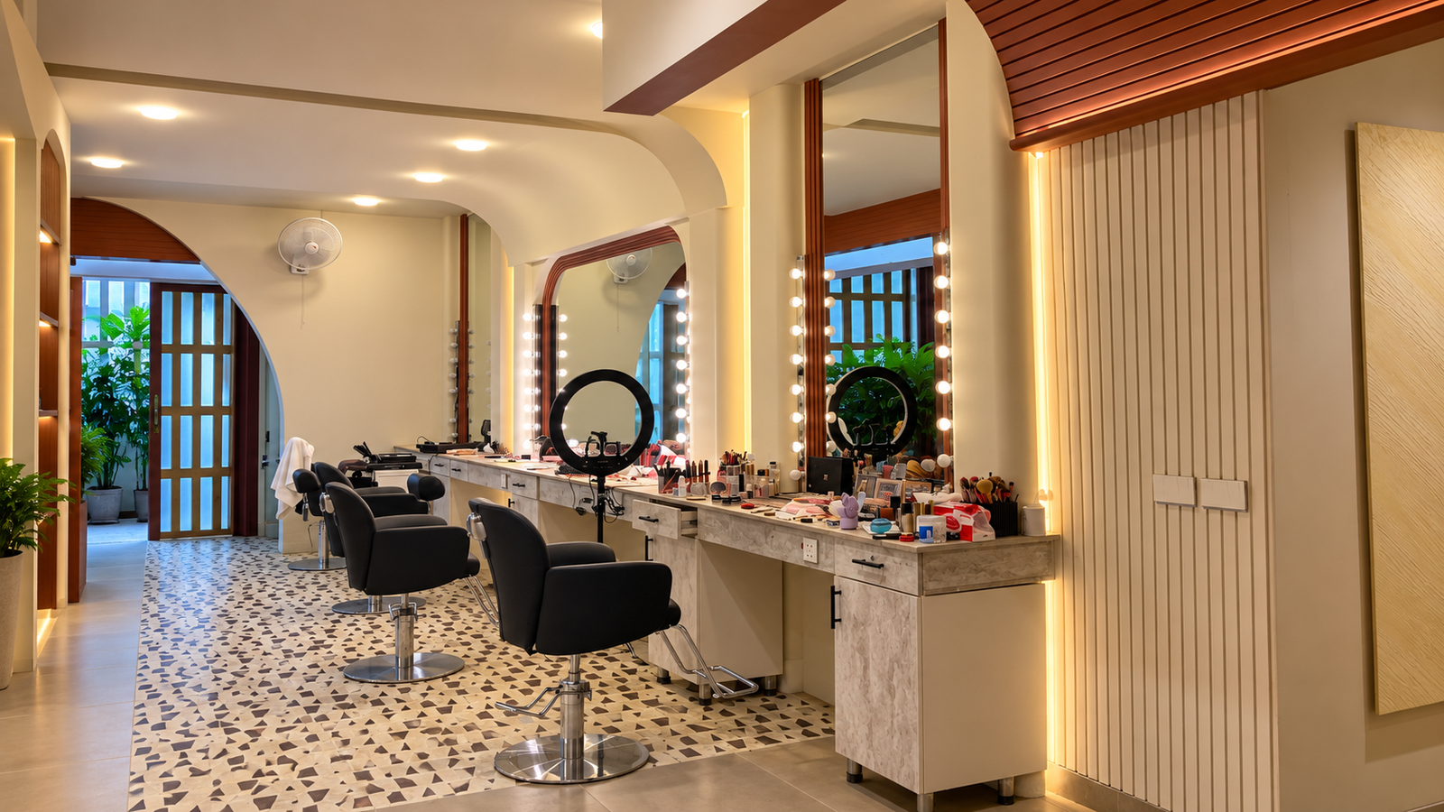 Canvas Salon Sialkot salon photo